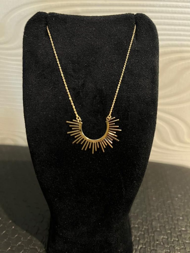 گردنبند خورشیدی